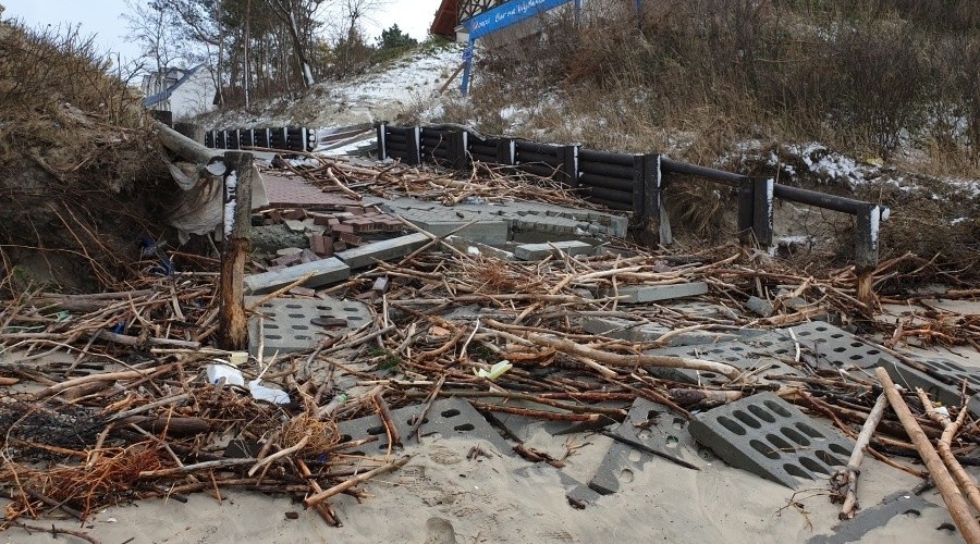 Mierzeja Wiślana. Ogromne zniszczenia wydm i plaż (5)