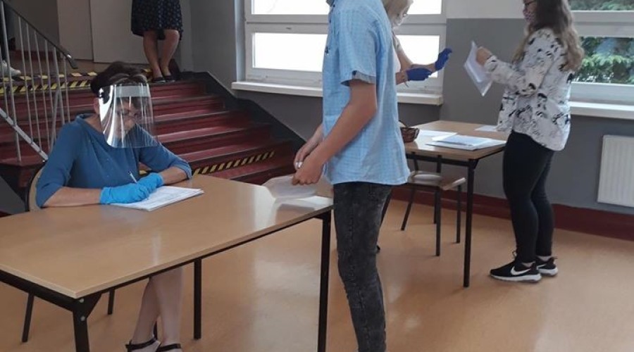 ośmioklasiści egzaminy 2020 Sztutowo (2)