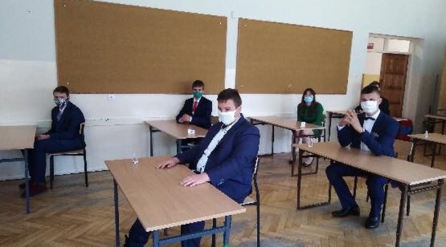 ośmioklasiści egzaminy 2020 Tujsk (3)