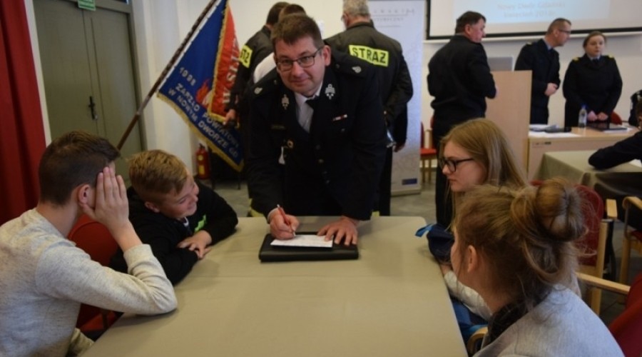 młodzież-zapobiega-pożarom001079