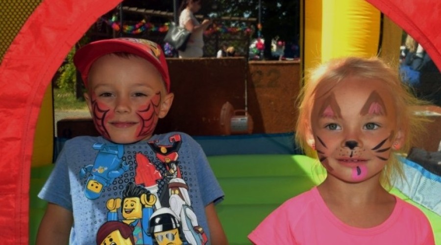 Wata cukrowa, zjeżdżalnie i nagrody. Dzień Dziecka i Piknik Rodzinny w Nowym Dworze Gd  (2)