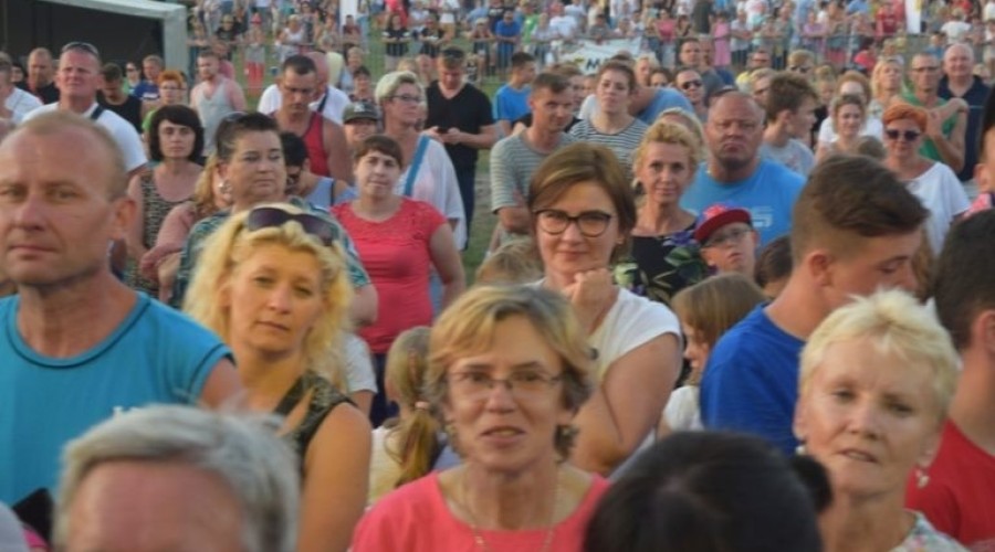 lato na maxxxa stegna (1)