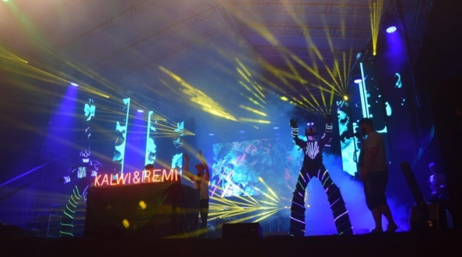 lato na maxxxa stegna (25)