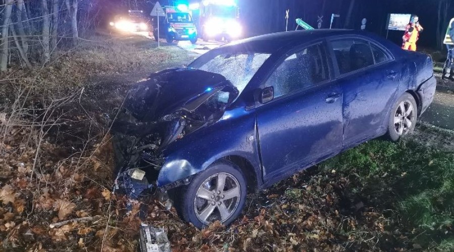 Kierowcy w szpitalu. Zderzenie dwóch aut w Junoszynie.  (1)