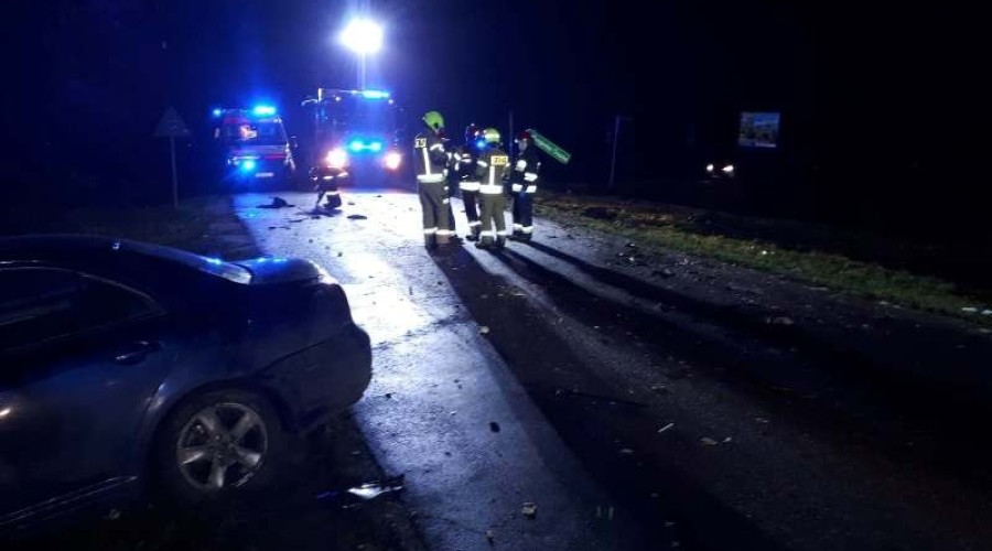 Kierowcy w szpitalu. Zderzenie dwóch aut w Junoszynie.  (2)