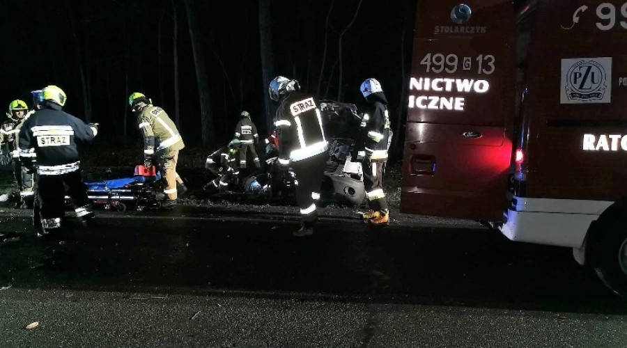 Kierowcy w szpitalu. Zderzenie dwóch aut w Junoszynie.  (3)