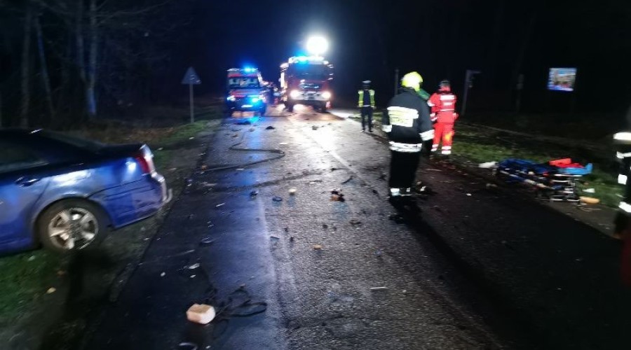 Kierowcy w szpitalu. Zderzenie dwóch aut w Junoszynie.  (7)