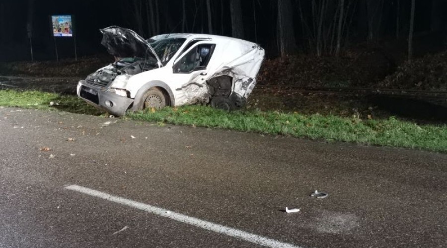 Kierowcy w szpitalu. Zderzenie dwóch aut w Junoszynie.  (9)