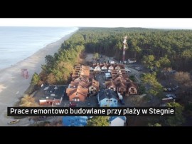 Stegna. Prace remontowo budowlane przy plaży.