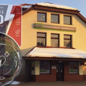 AED dostępne dla mieszkańców Nowe urządzenie ratujące życie na budynku Żuławskiego Banku Spółdzielczego