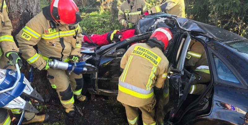 Tragiczny wypadek w Gniazdowie – nie żyje 75-letni kierowca