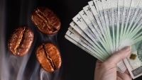 Ceny kawy w sklepach dalej szaleją. Średni wzrost rok do roku jest ponad 20-procentowy