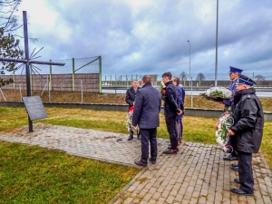 Oddali hołd w rocznicę tragicznych wydarzeń nad Linawą.