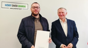 Nowy Dwór Gdański dba o zieleń – podpisano umowę na utrzymanie terenów zielonych