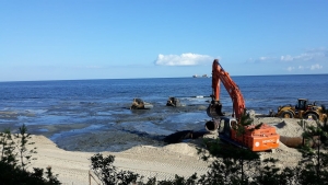 Stegna. Trwa refulacja na plaży w Stegnie. Chwilowe utrudnienia.