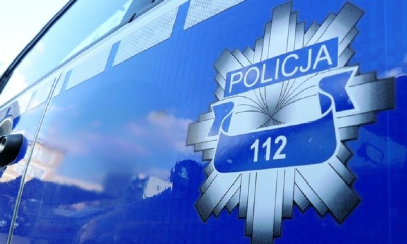 Złamał sądowy zakaz prowadzenia pojazdów, bo jak się próbował tłumaczyć odebrał pojazd od mechanika i chciał sprawdzić, czy dobrze naprawił mu auto. Grozi mu teraz 5 lat pozbawienia wolności.