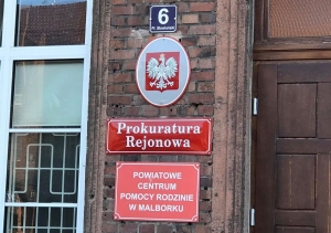 "Kupił butelkę wódki, wypił i powiedział w sklepie, że zabił dwie kobiety". Akt oskarżenia trafił do sądu.
