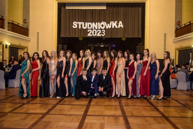 Tak bawili się uczniowie na studniówce 2023