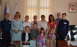 Nowy Dwór Gd. Wyprawki szkolne wręczone dzieciom.