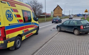 Potrącenie 16-letniej kierującej hulajnogą. Policjanci apelują o przestrzeganie przepisów ruchu drogowego.