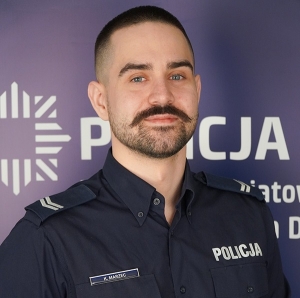 Poznaj swojego dzielnicowego st. sierż. Kamil Marzec obsługuje rejon miasta Nowy Dwór Gdański 