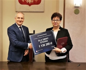Gmina Stegna. Dofinansowanie z Funduszu Dróg Samorządowych na przebudowę czterech dróg gminnych.