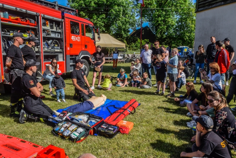 Piknik Rodzinny w Jezierniku: Dzień pełen radości, atrakcji i zabawy