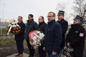 Upamiętnienie poległych nad Linawą czołgistów.