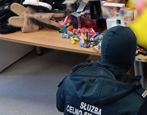 Nieoryginalne produkty w Krynicy Morskiej? Zabezpieczono produkty o wartości rynkowej ponad 200 tysięcy złotych 