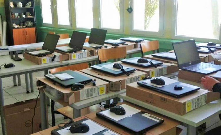 Nowa mobilna Pracownia Komputerowa w Szkole Podstawowej w Mikoszewie.