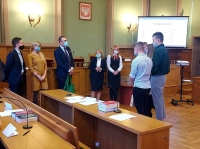Sukces nowodworskich licealistów zajęli I miejsce w konkursie wiedzy prawniczej.
