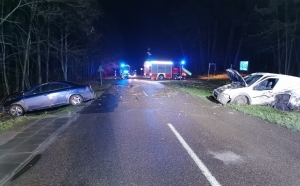 Kierowcy w szpitalu. Zderzenie dwóch aut w Junoszynie.