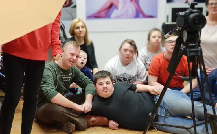 Weź udział w akcji &quot;Nie do pary&quot; z okazji Światowego Dnia Zespołu Downa.