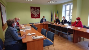 Spotkanie w sprawie hal magazynowych na terenie obozu. 