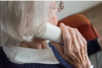 69-letnia mieszkanka powiatu nowodworskiego przez oszusta straciła ponad 73 tysiące złotych.