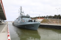 ORP Albatros przepłynął przez Kanał Mierzei