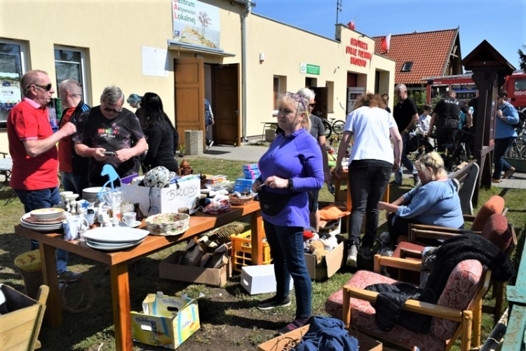 Majówka, festyn i pchli targ w Mikoszewie.