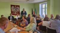 Sztutowo. Wójt Robert Zieliński otrzymał od rady jednogłośnie wotum zaufania