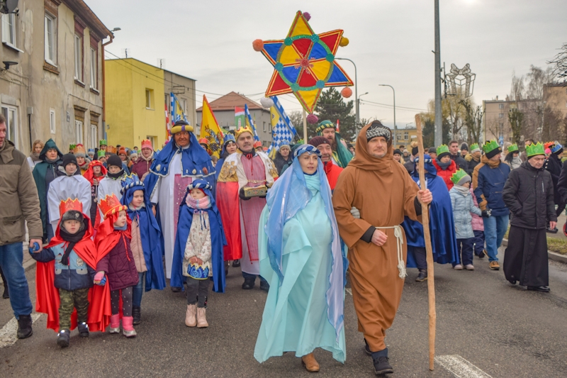 Z hasłem &quot;Pokój i Dobro&quot; ulicami Nowego Dworu Gdańskiego przeszedł Orszak Trzech Króli.