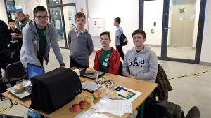 Wzięli udział w First LEGO League. Budowali robota z klocków lego.