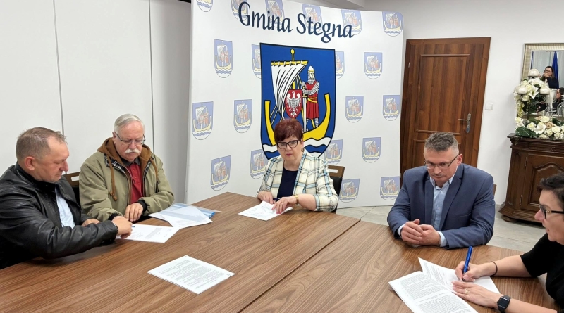 Przebudowa ul. Wiślanej w Mikoszewie. Gmina Stegna podpisała umowę na inwestycję wartą ponad 1,1 mln zł