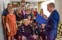 Pan Józef Maszewski obchodzi jubileusz 93.urodzin! Życzenia złożył burmistrz Jacek Michalski