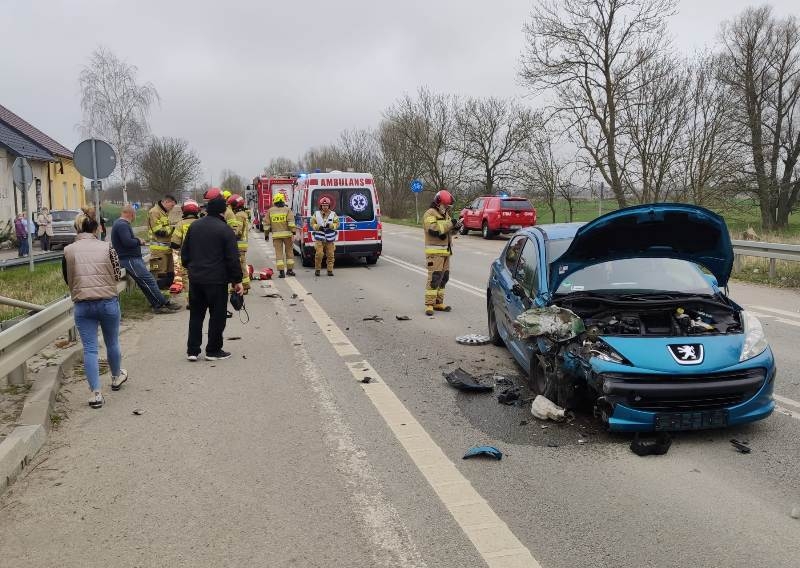 Zderzenie dwóch samochodów w Solnicy