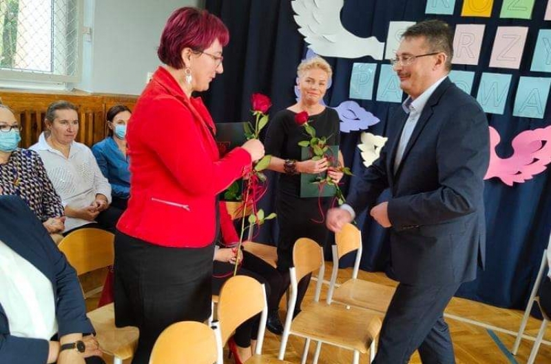 Stegna. Dzień Edukacji Narodowej i pasowanie uczniów.