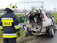 Pracowite przedpołudnie nowodworskich strażaków. Bus uderzył w samochód osobowy i lądowanie LPR w centrum miasta.