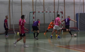 Nowy Dwór Gdański. II kolejka Żuławskiej Halowej Ligi Piłki Nożnej.