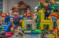 Zaproszenie na Mikołajkową Dmuchaną Krainę Zabawy w Drewnicy!