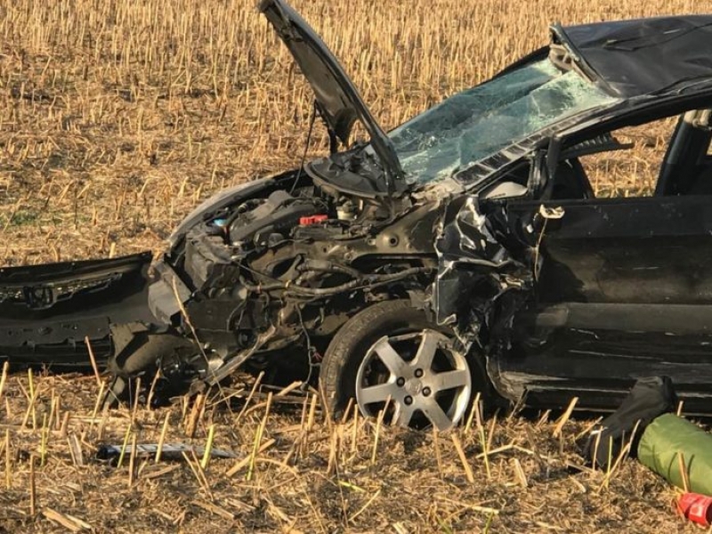 Zderzyły się 2 samochody osobowe. Jedna osoba trafiła do szpitala. Marzęcino - 4.08.2017