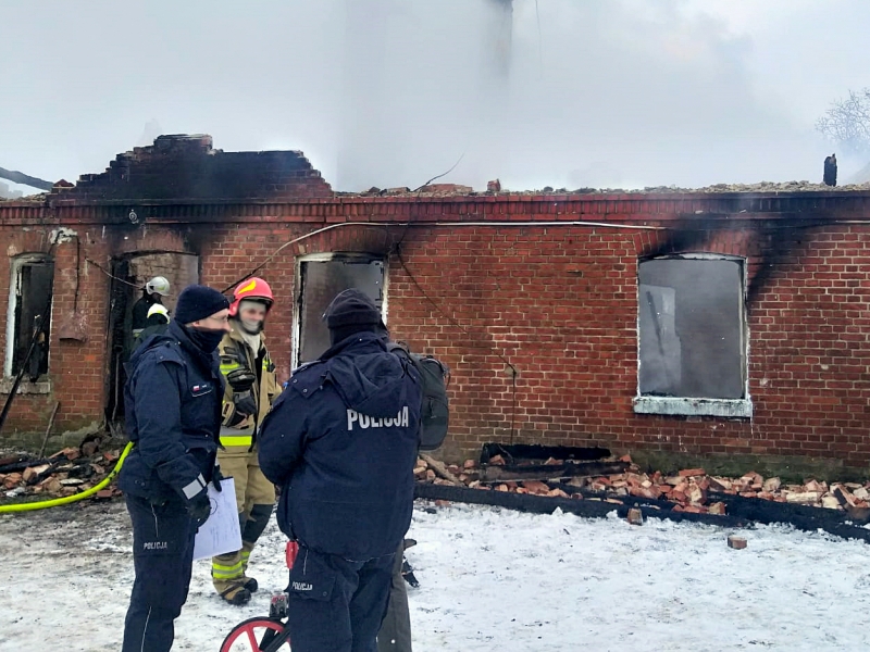 W pożarze zginął mężczyzna. Policjanci wyjaśniają okoliczności zdarzenia