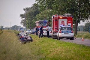 Zbiegł z miejsca zdarzenia. Policjanci prowadzą niezbędne czynności w kierunku ustalenia i odnalezienia kierowcy